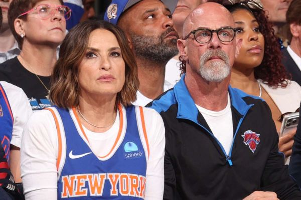 Mariska Hargitay Joins Celebs at Knicks Game Tonight